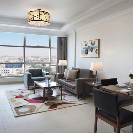 Marriott Executive Apartments Al Khobar Exterior foto A living room at the hotel