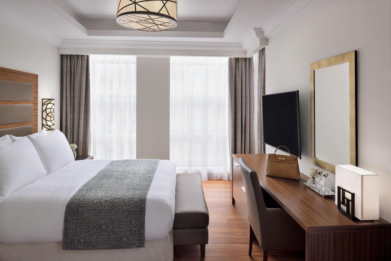Marriott Executive Apartments Al Khobar Exterior foto A bedroom at the hotel