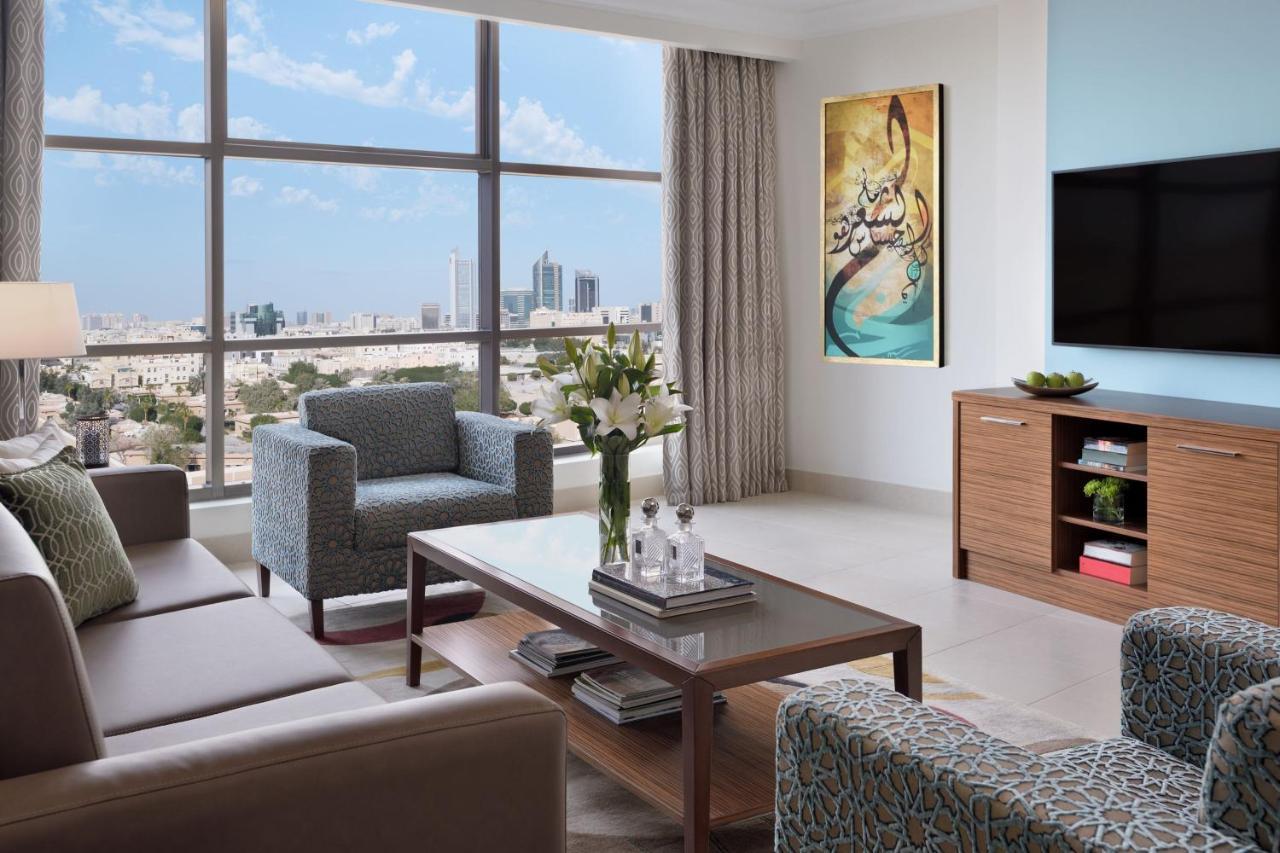 Marriott Executive Apartments Al Khobar Exterior foto A living room in a typical apartment